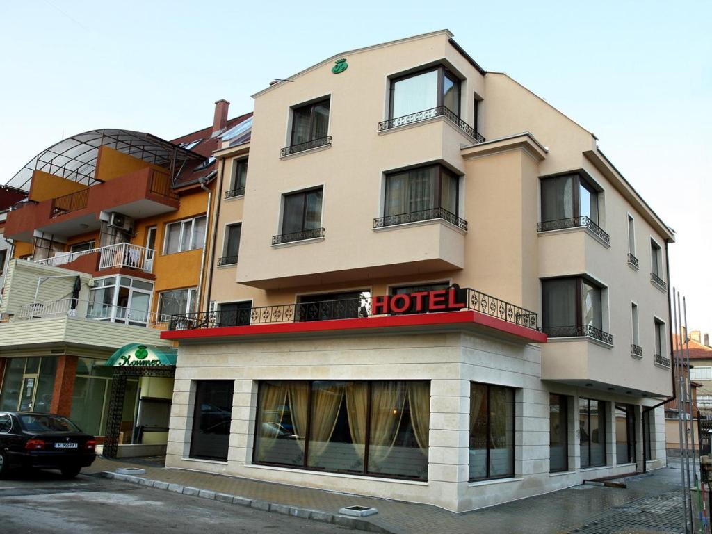 Contessa Hotel Shumen Exterior foto